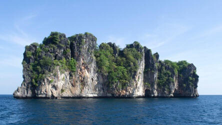 Koh Doc Mai, one of Phuket's most famed dive sites - Local Dive Thailand