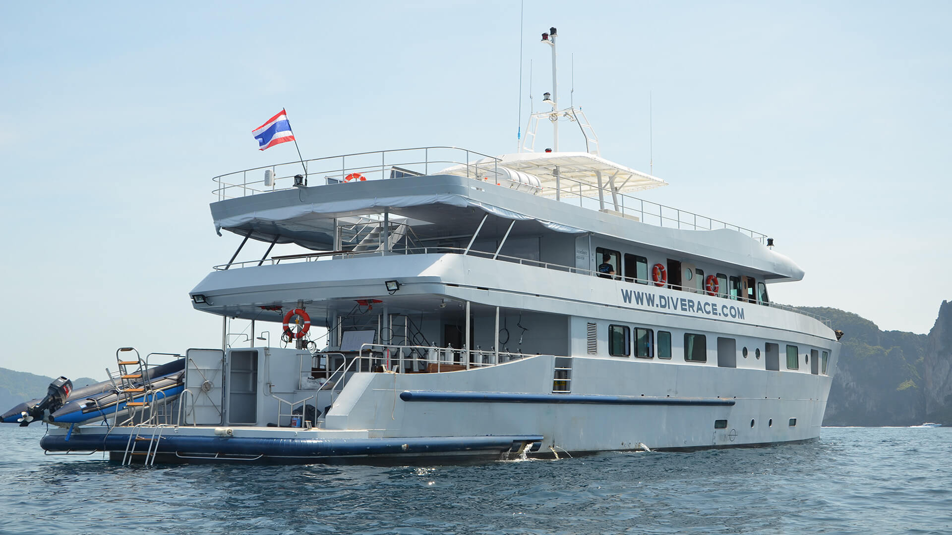 Hin Daeng and Hin Muang In Style With MV Dive Race Class E