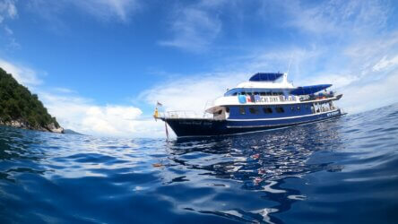 our spacious boat is perfect for a phuket dive package